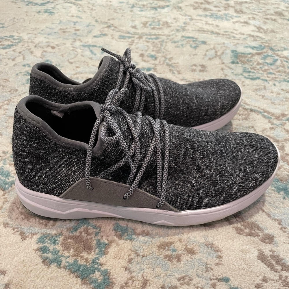Vessi women’s waterproof shoes size 8, gray.